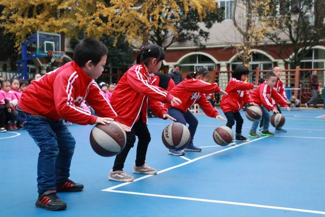 有必要定幼儿园校服吗？