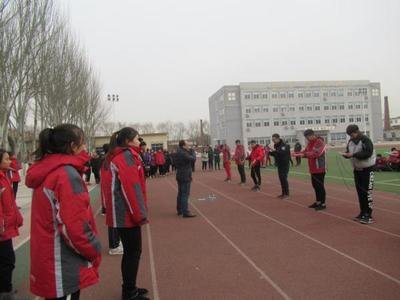 学生冬季校服怎么搭配