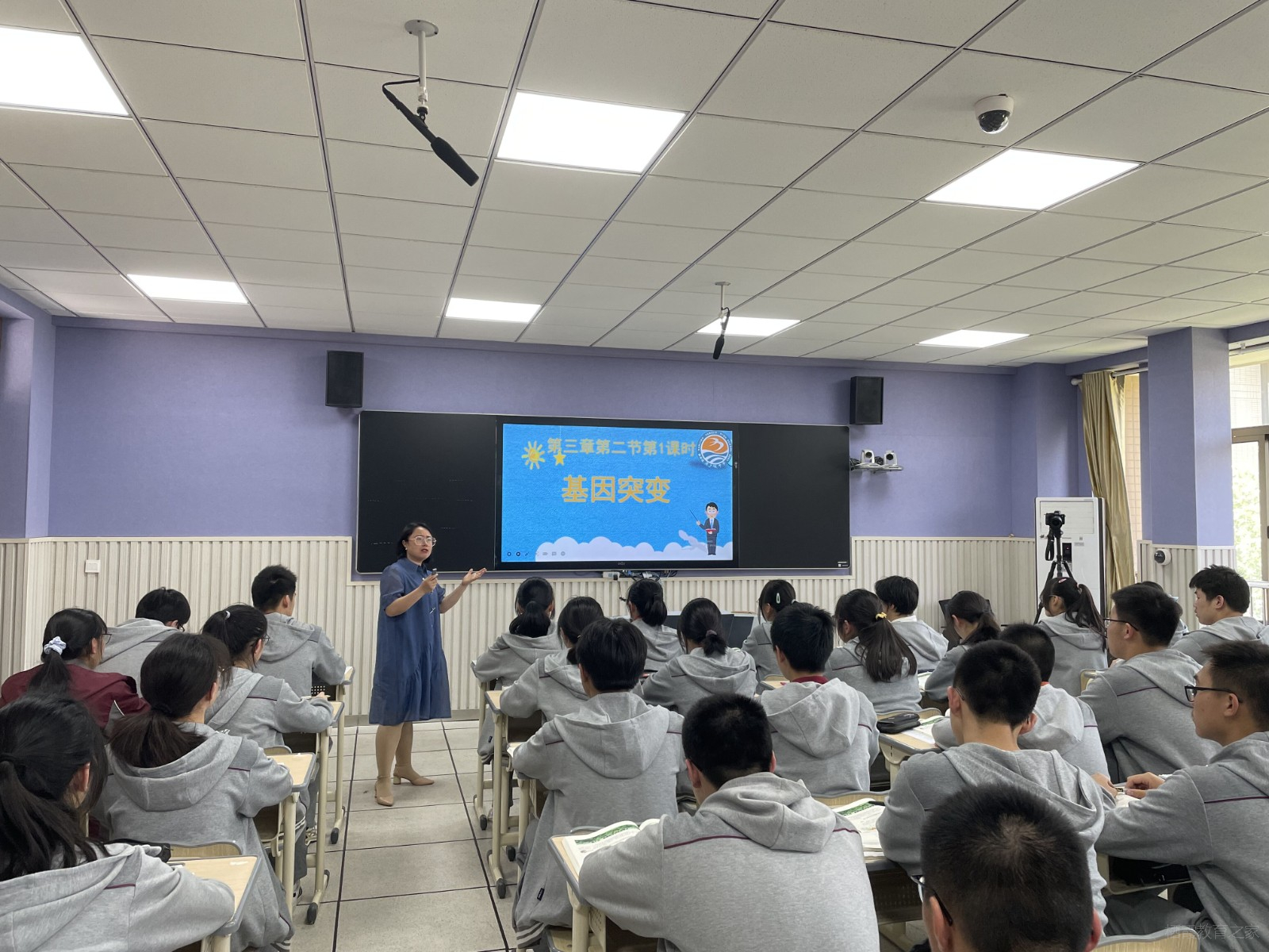 高中学生校服定做的面料要求