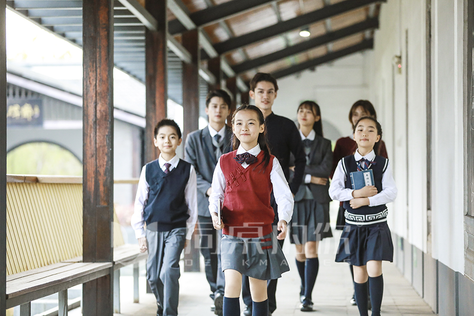 学生校服的诞生之旅：从设计到成衣的每一个环节